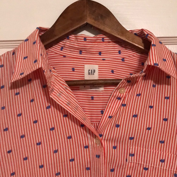 GAP Women's Fitted Boyfriend Button Up Shirt - Picture 4 of 11